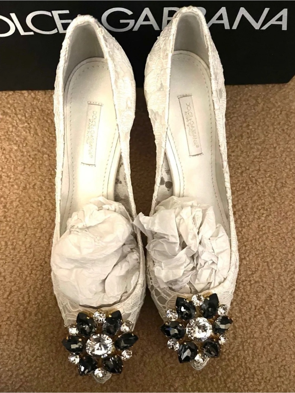 BRAND NEW Dolce & Gabbana Pump in Taormina lace with crystals IN BOX
